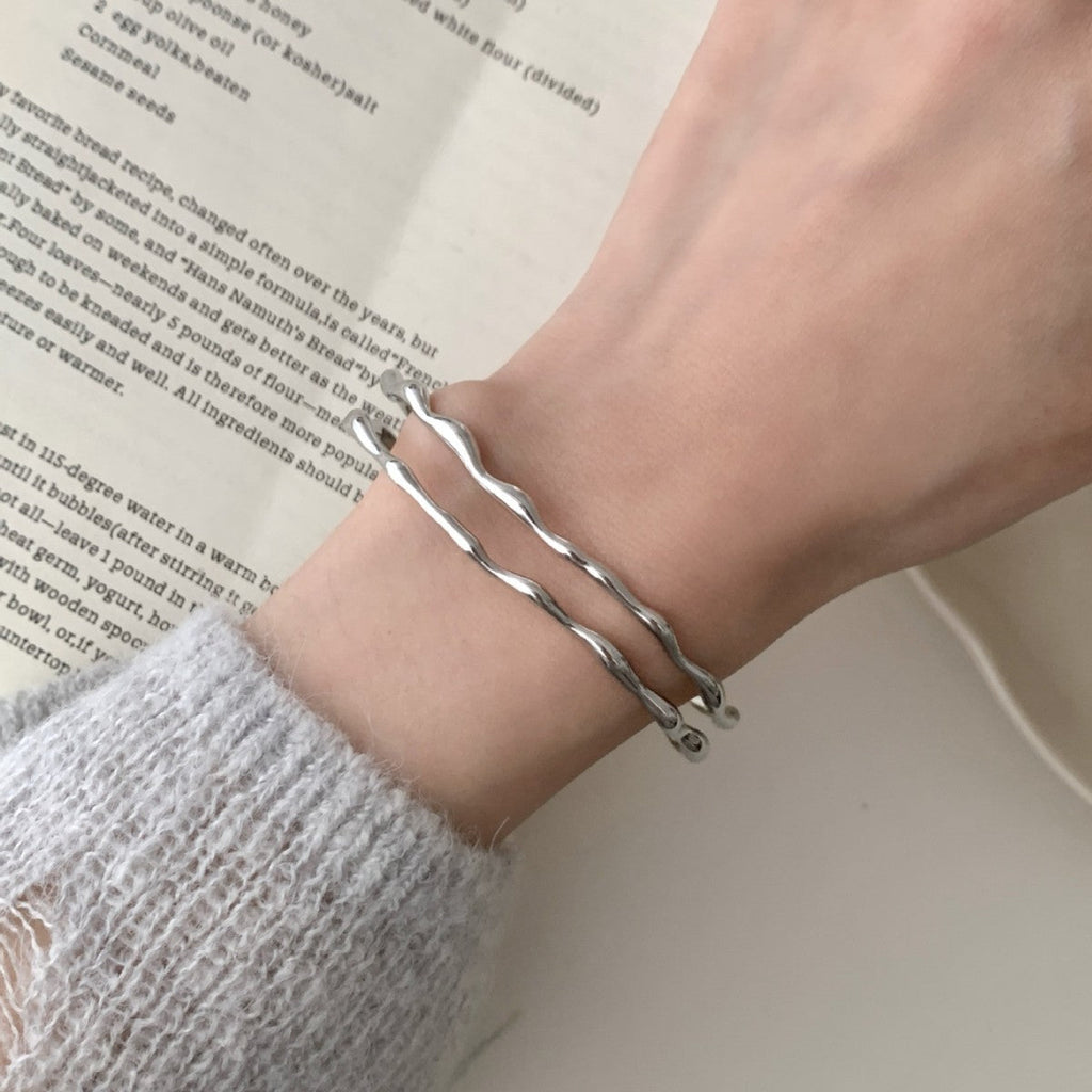 Romantic Gold Bracelet for Special Moments