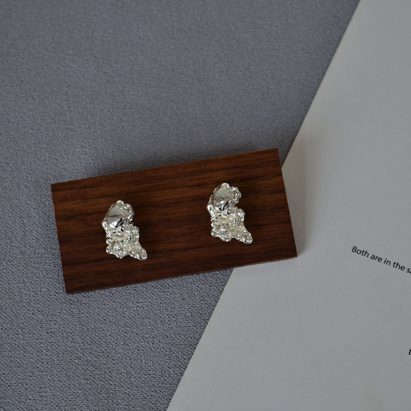 Charming Silver Earring for Any Occasion