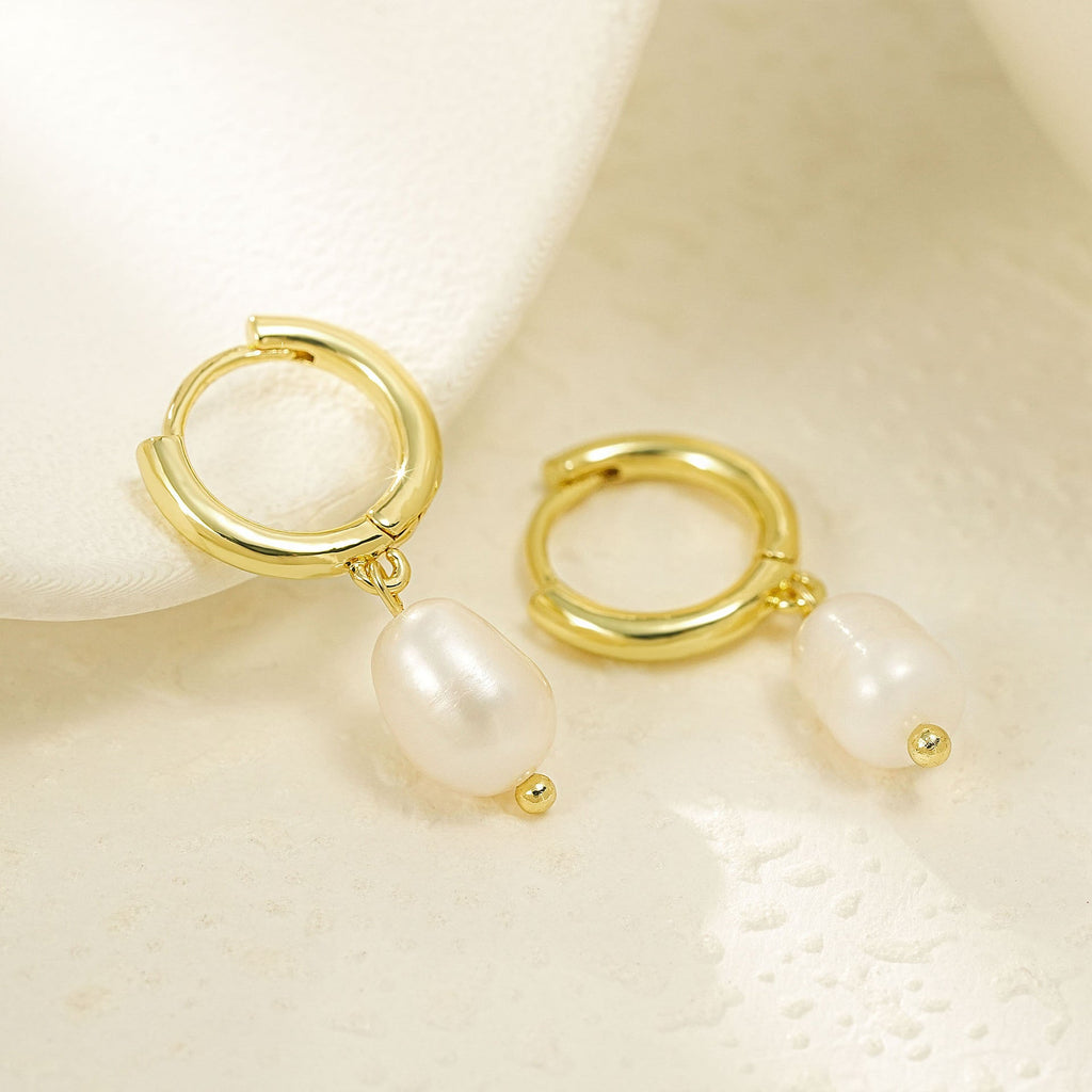 Classic Gold Earring with Timeless Appeal