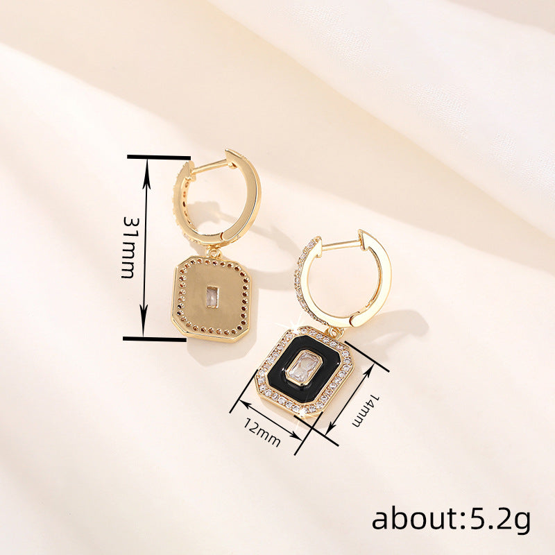 Charming Earring for Any Occasion