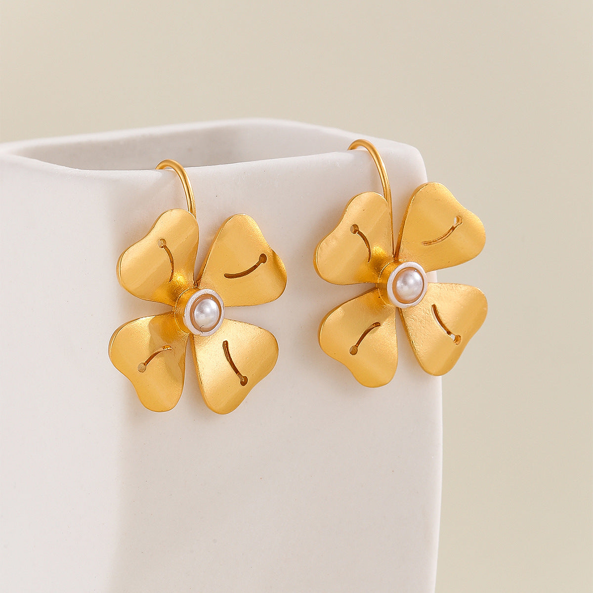 Stunning Gold Earring for Daily Wear