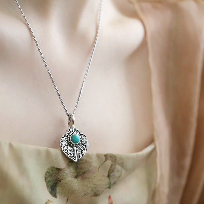Beautiful Silver Necklace with Unique Style