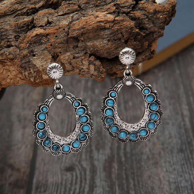 Charming Earring for Any Occasion
