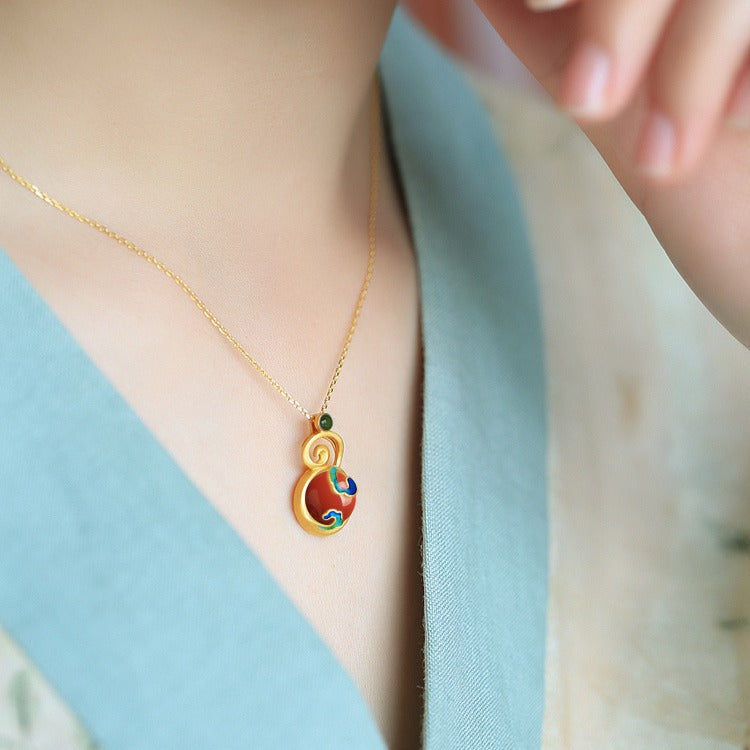 Beautiful Silver Necklace with Unique Style