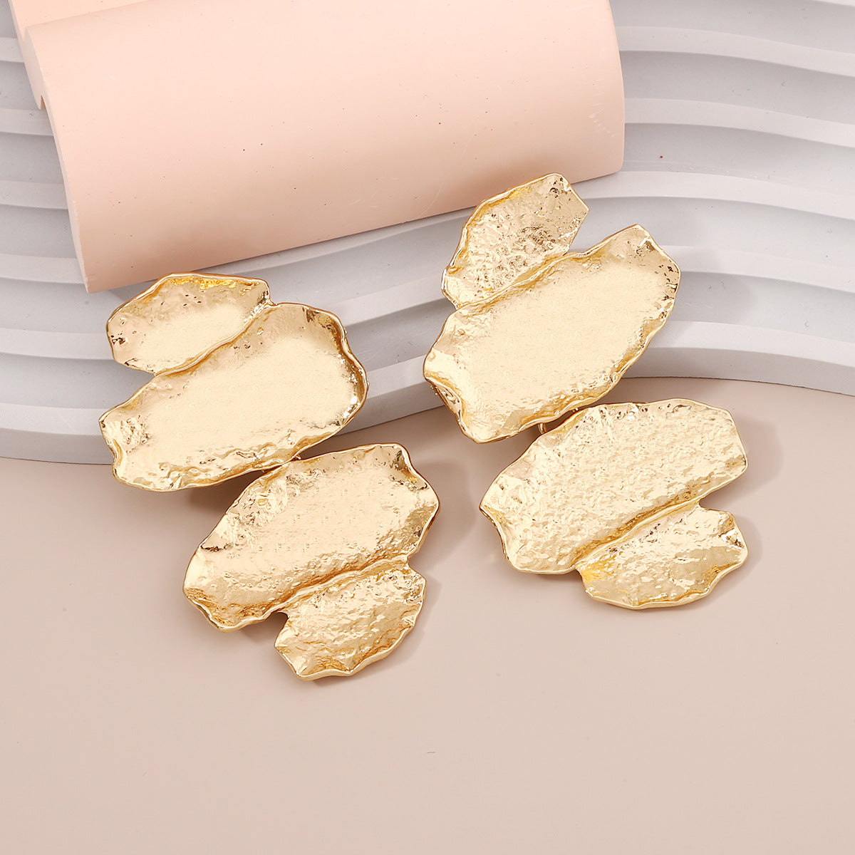 Beautiful Gold Earring with Unique Style