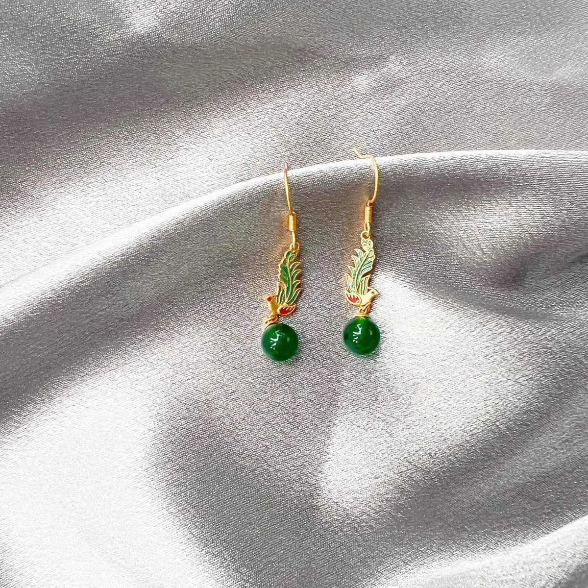 Charming Gold Earring for Any Occasion