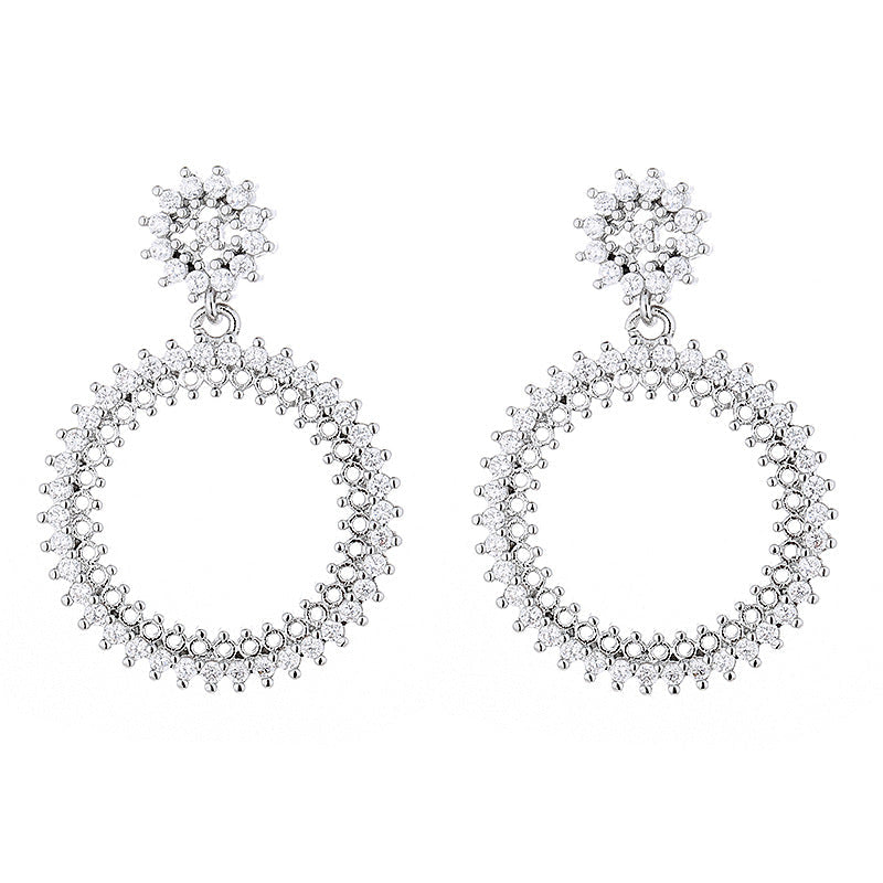 Charming Silver Earring for Any Occasion