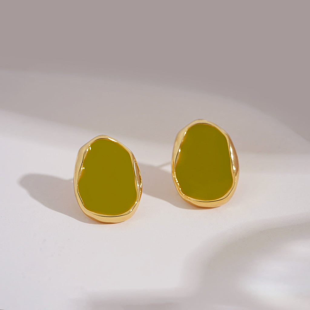 Classic Earring with Timeless Appeal