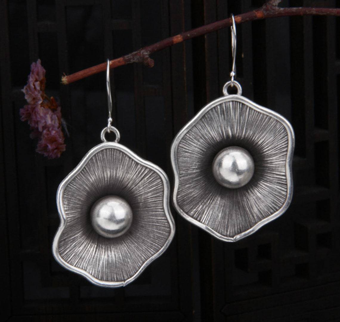 Romantic Pearl Earring for Special Moments