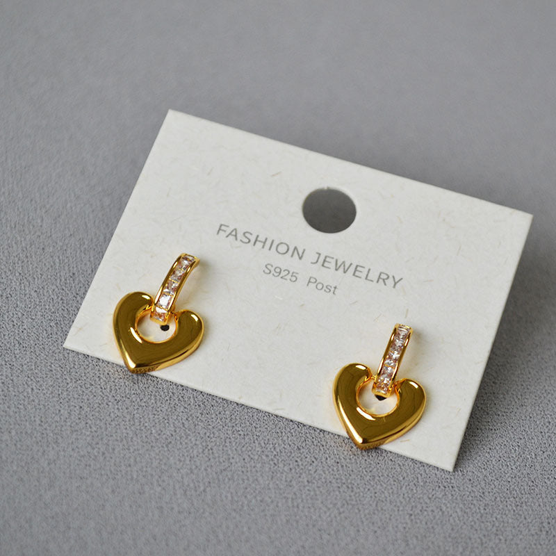 Romantic Gold Earring for Special Moments