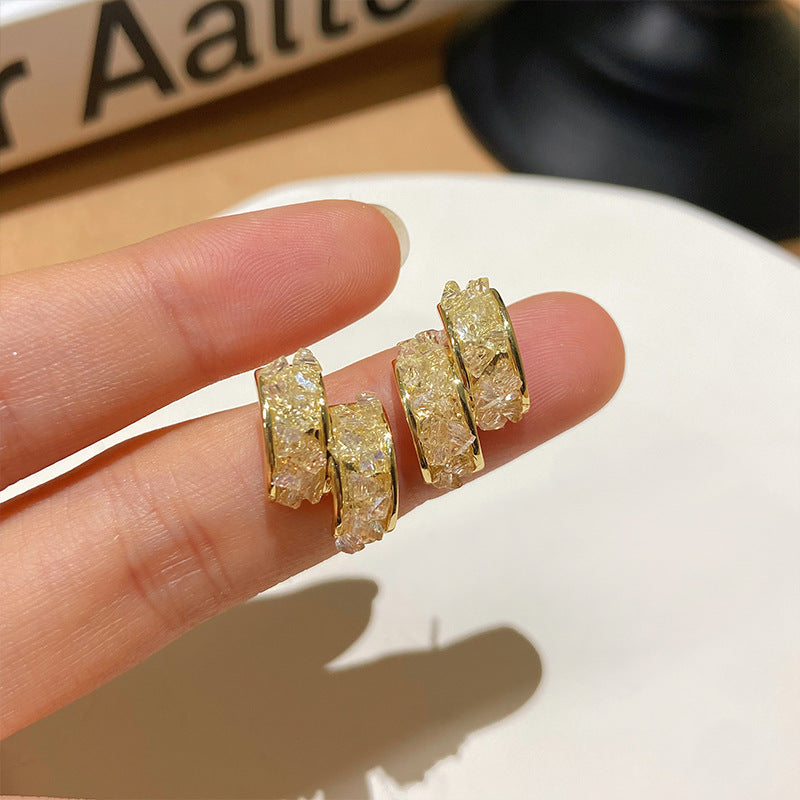 Charming Earring for Any Occasion