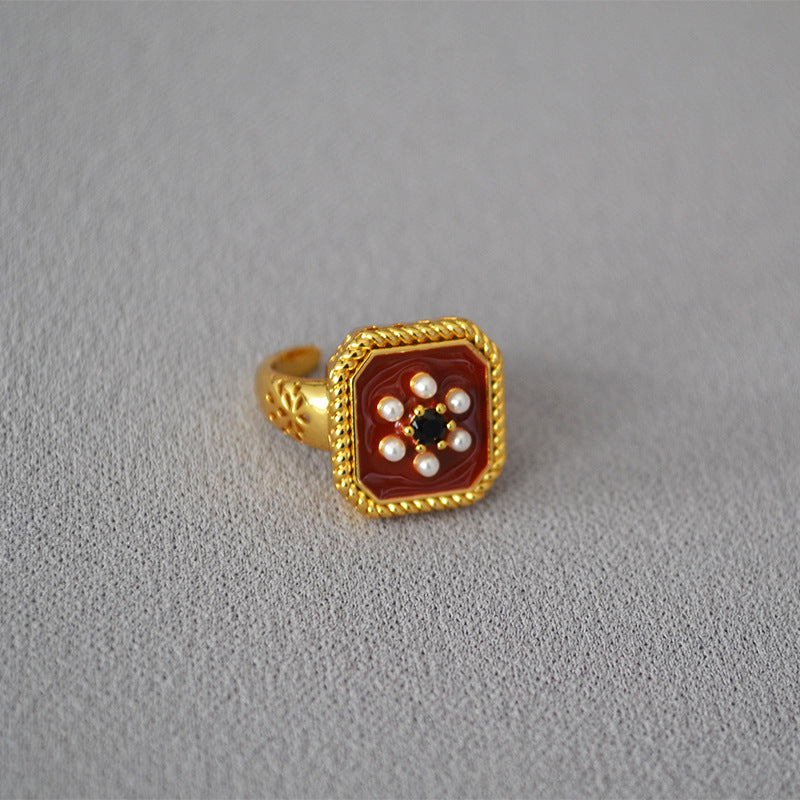 Classic Pearl Ring with Timeless Appeal