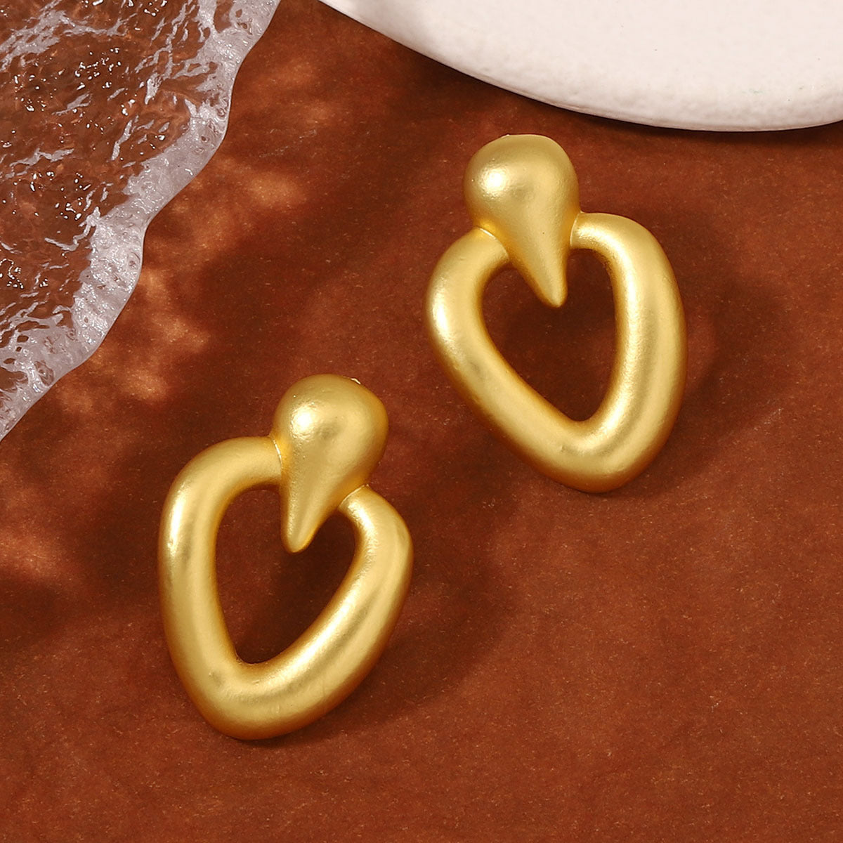 Romantic Gold Earring for Special Moments