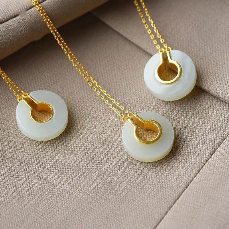 Classic Silver Necklace with Timeless Appeal