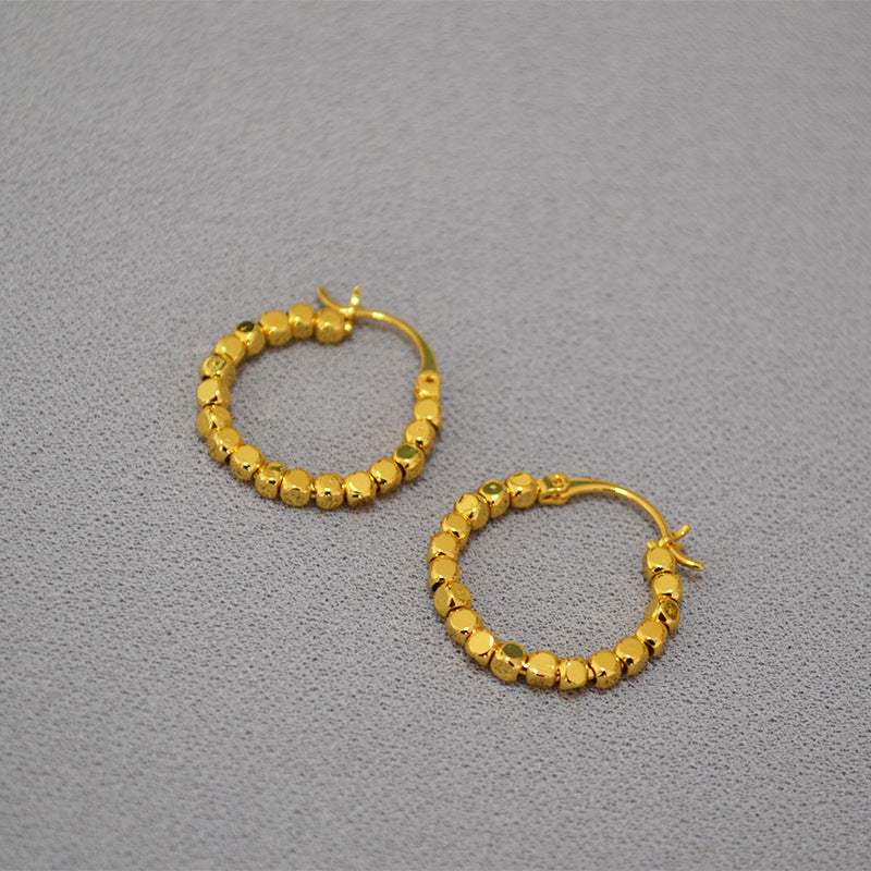 Charming Gold Earring for Any Occasion