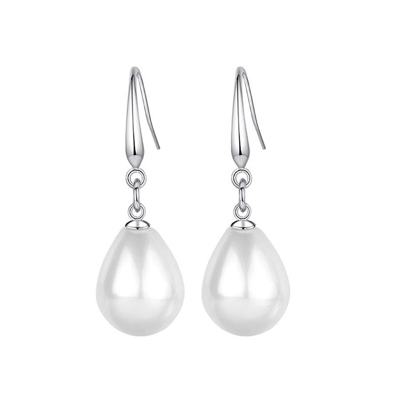 Charming Pearl Earring for Any Occasion