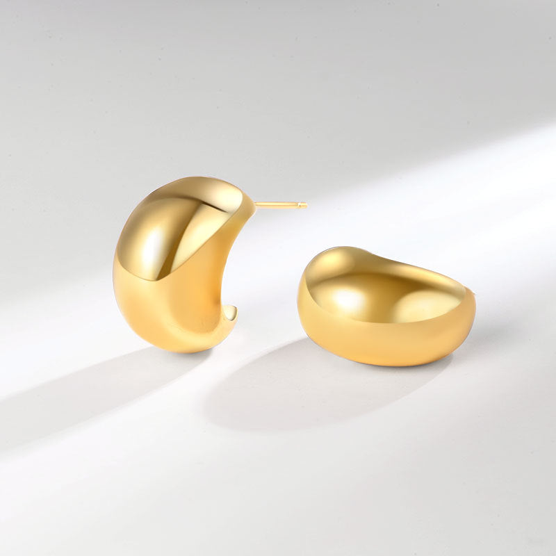 Romantic Gold Earring for Special Moments