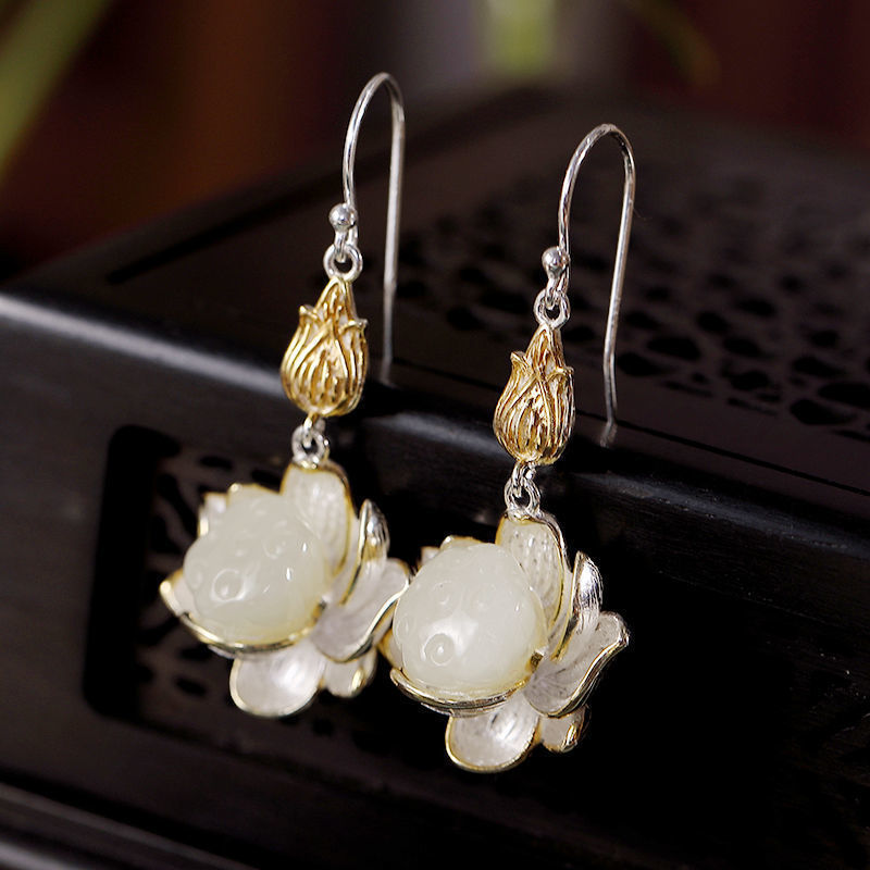 Elegant Silver Earring for Every Occasion