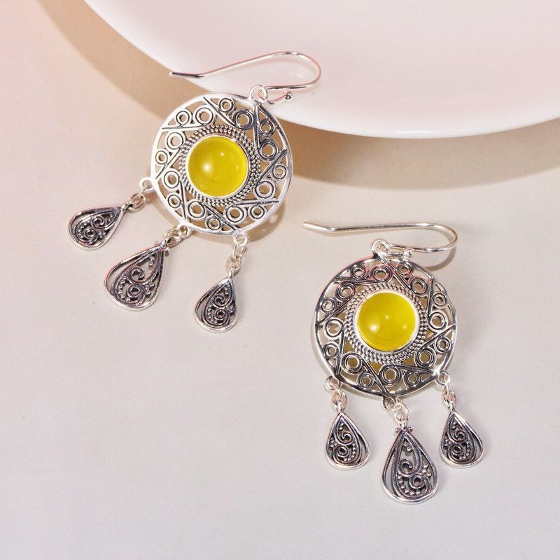 Charming Silver Earring for Any Occasion