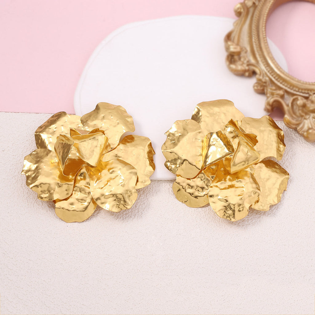 Charming Earring for Any Occasion