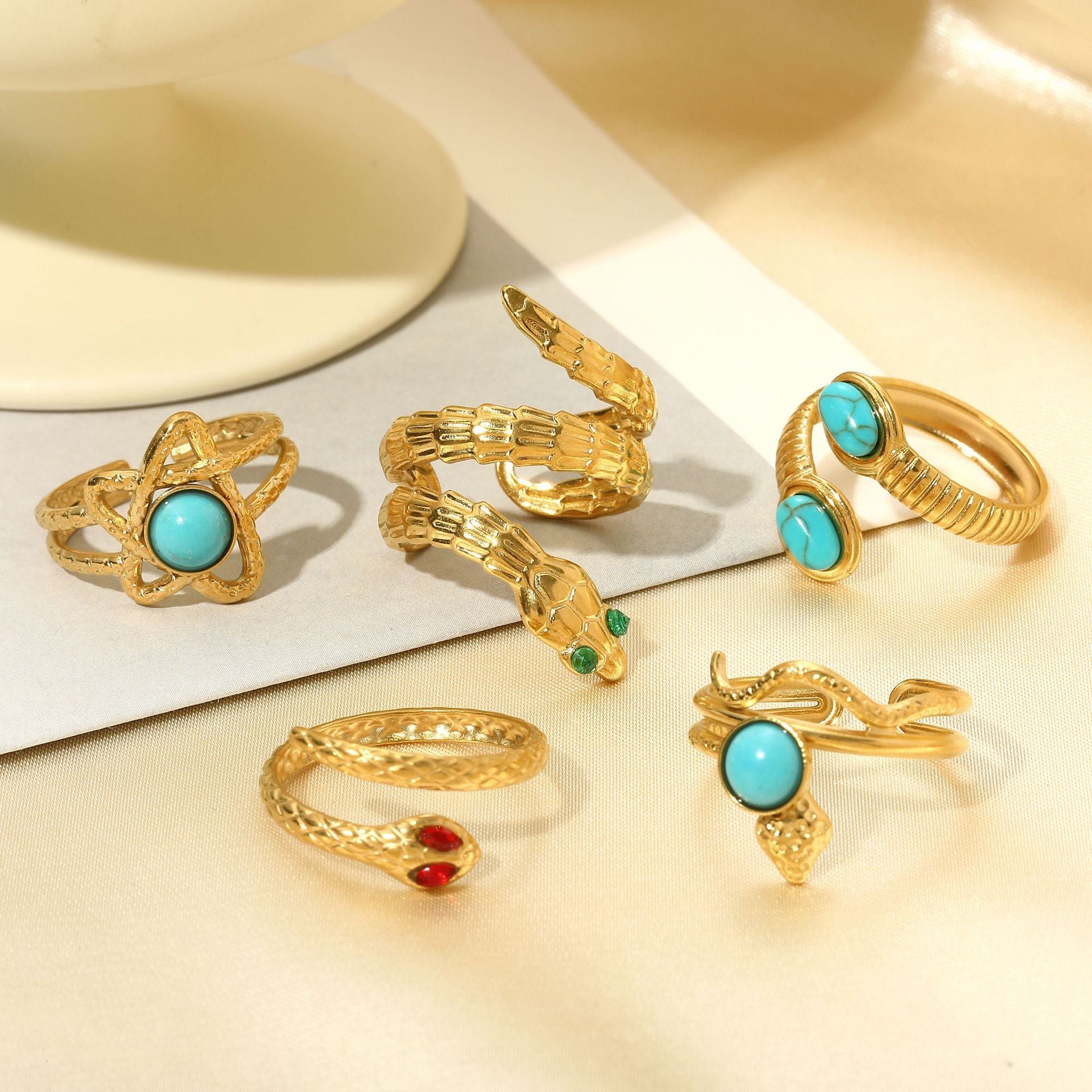 Romantic Gold Ring for Special Moments