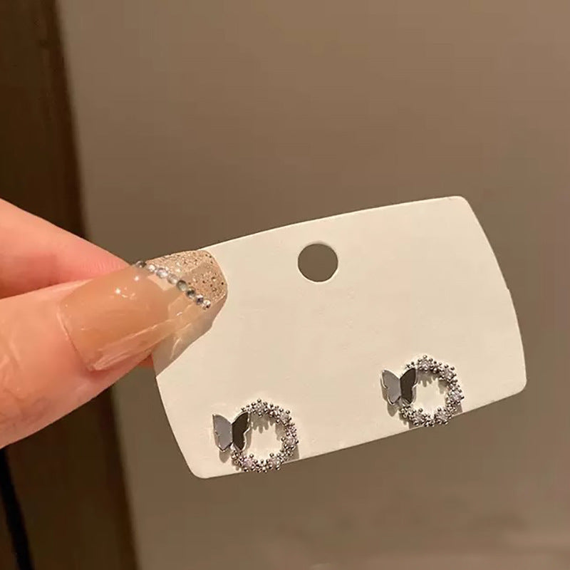 Classic Earring with Timeless Appeal