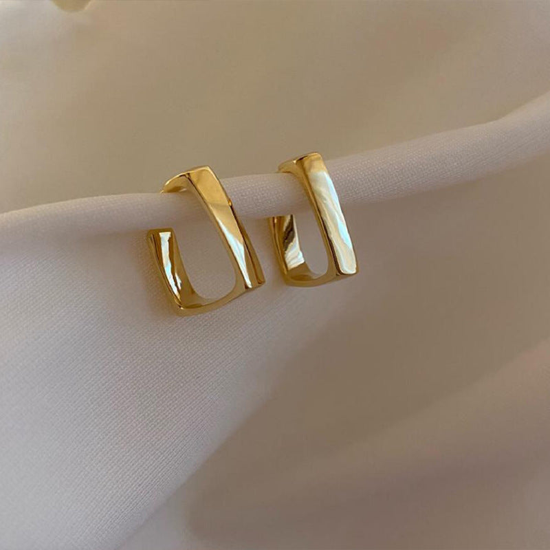 Classic Earring with Timeless Appeal