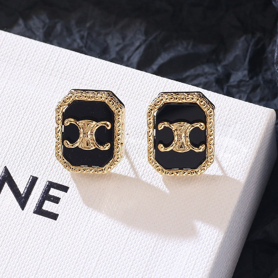 Classic Earring with Timeless Appeal