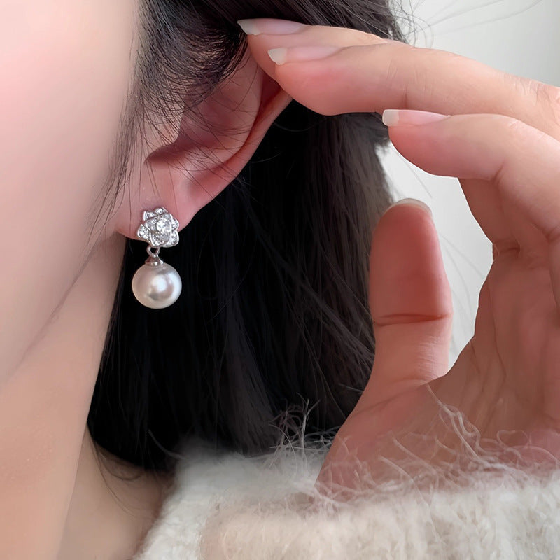 Stunning Pearl Earring for Daily Wear