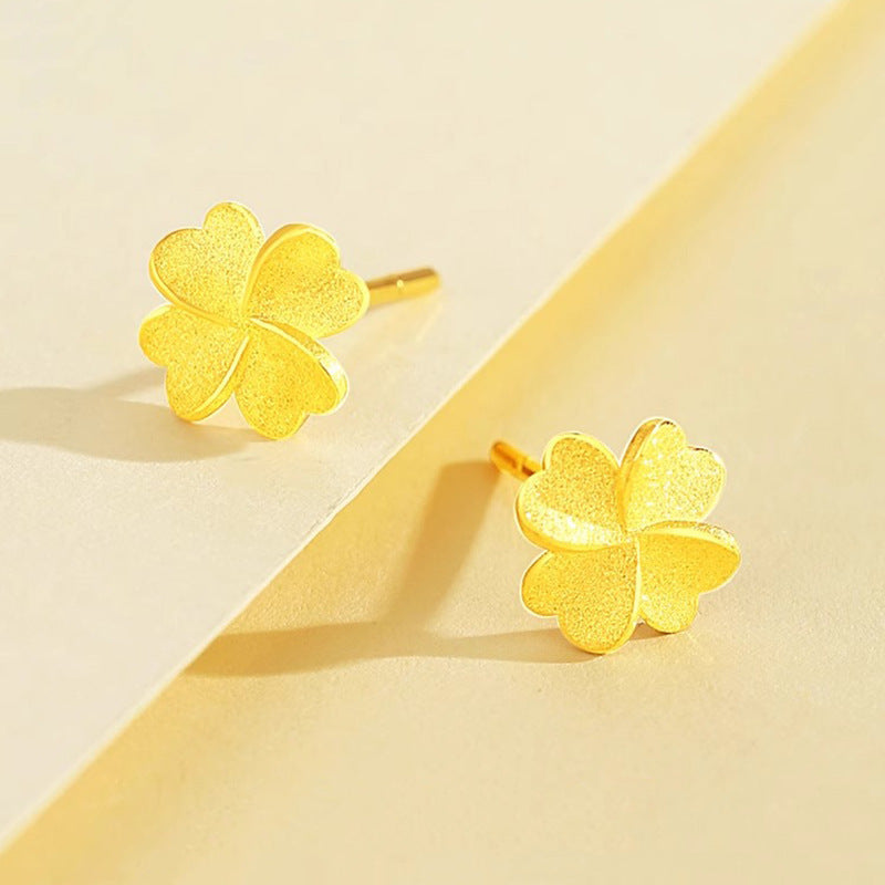 Elegant Gold Earring for Every Occasion