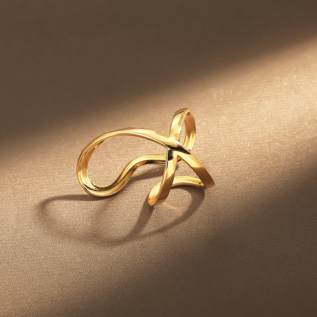 Classic Gold Bracelet with Timeless Appeal