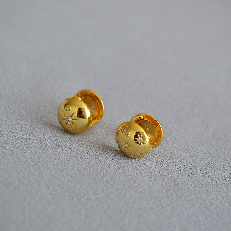 Stunning Gold Earring for Daily Wear