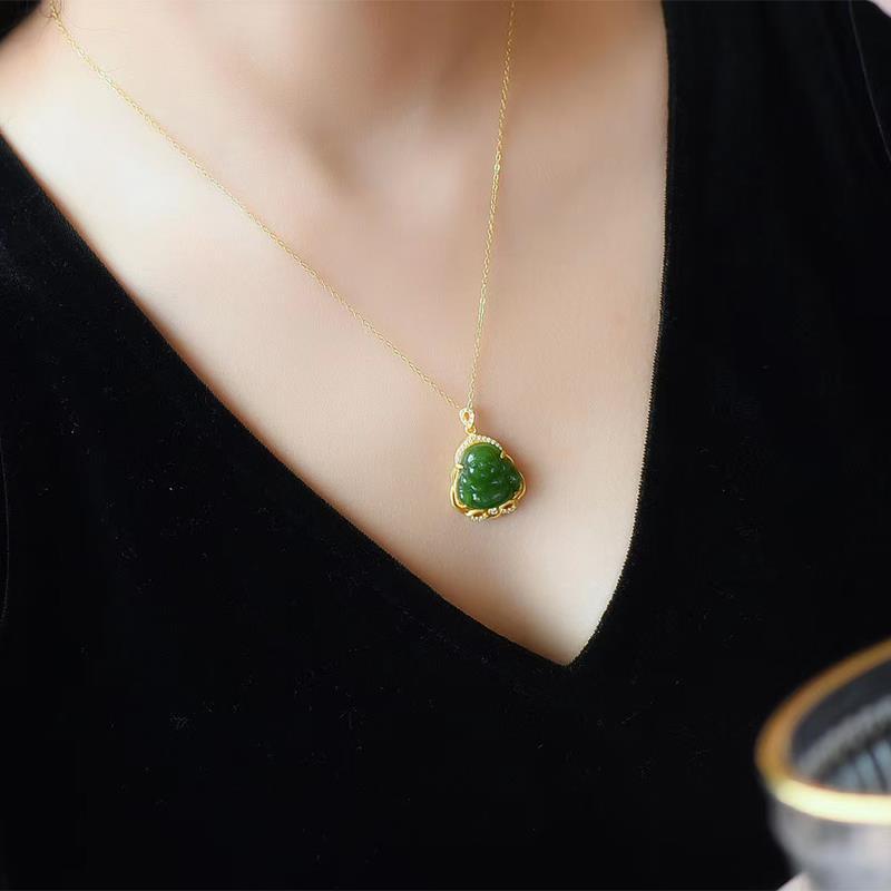 Romantic Silver Necklace for Special Moments