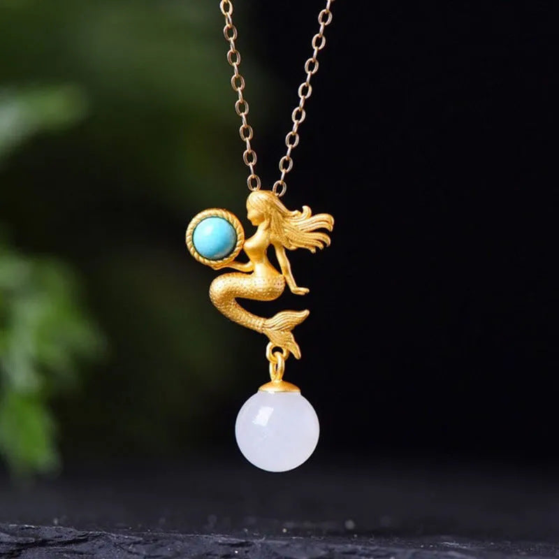 Classic Silver Necklace with Timeless Appeal