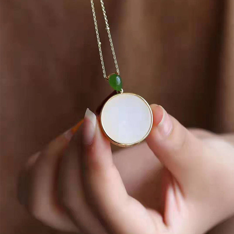 Romantic Silver Necklace for Special Moments