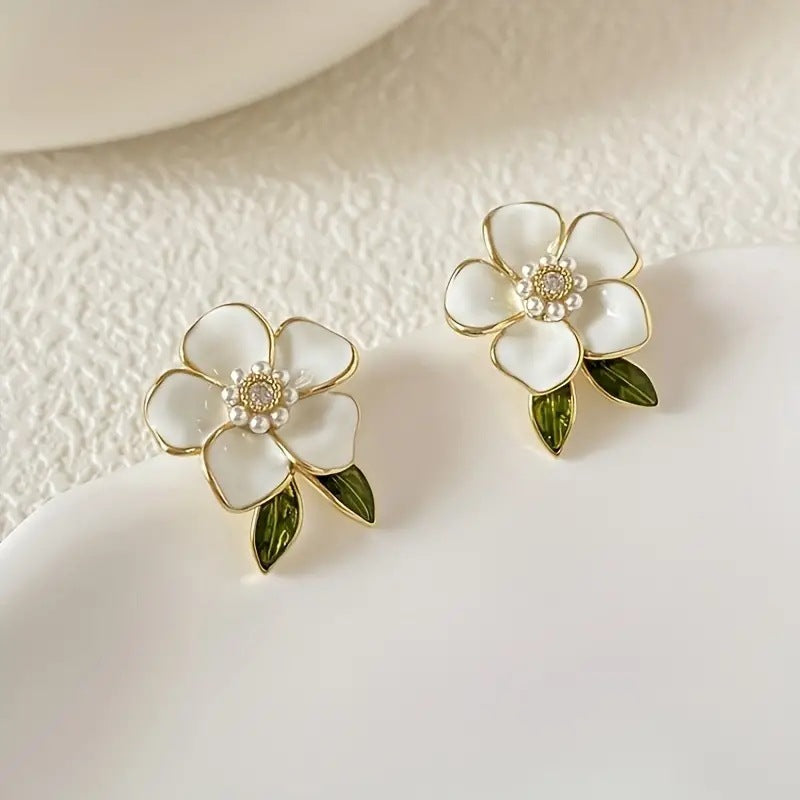 Charming Earring for Any Occasion