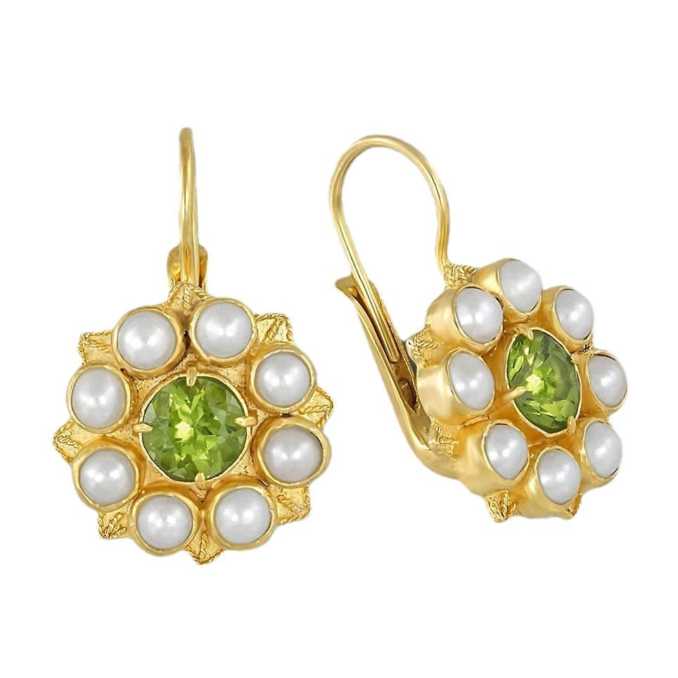 Elegant Gold Earring for Every Occasion