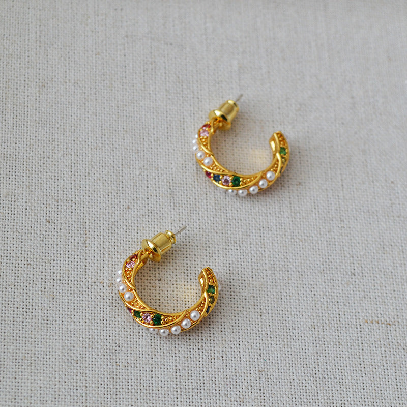 Romantic Gold Earring for Special Moments