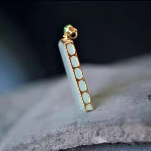 Romantic Gold Pendant for Special Moments