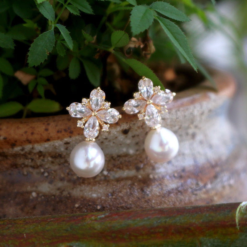 Romantic Pearl Earring for Special Moments