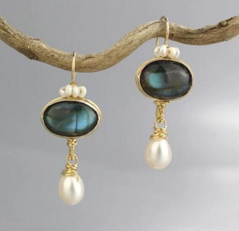 Romantic Pearl Earring for Special Moments