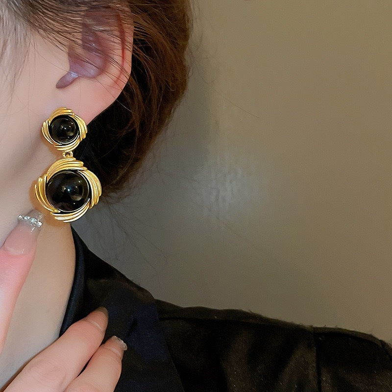 Elegant Gold Earring for Every Occasion