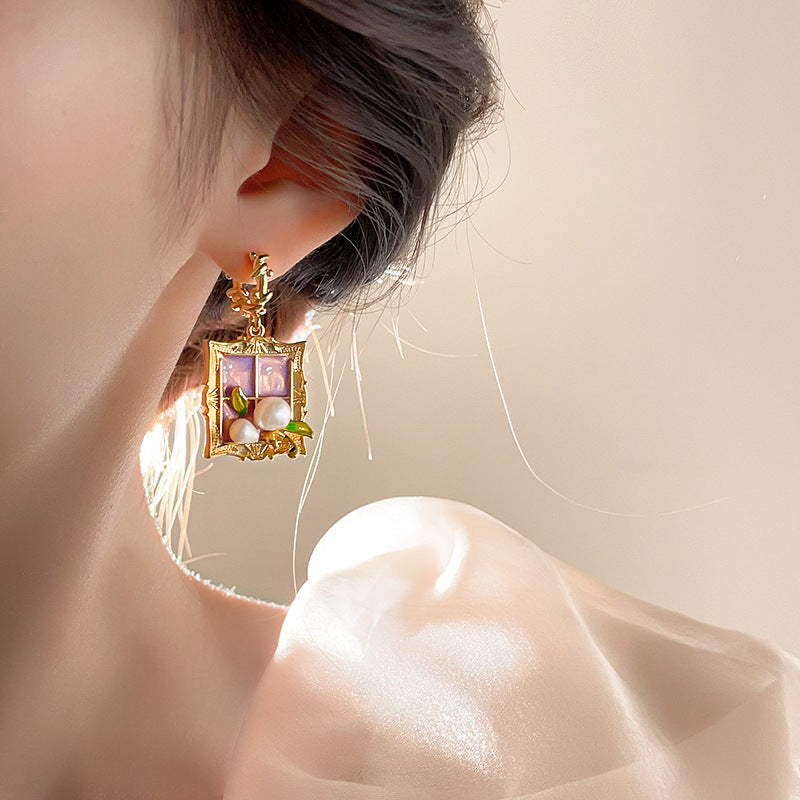 Classic Pearl Earring with Timeless Appeal