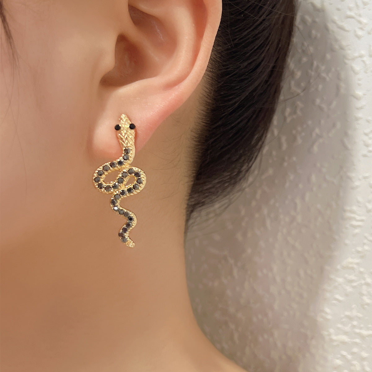 Romantic Earring for Special Moments