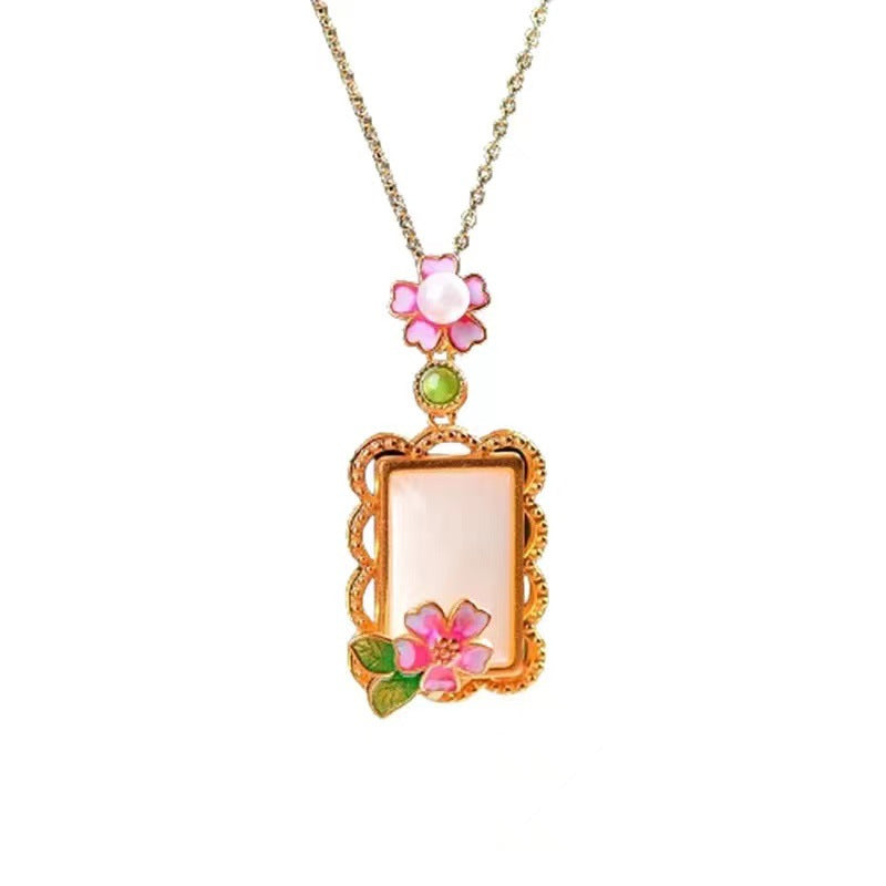 Charming Silver Pendant for Any Occasion