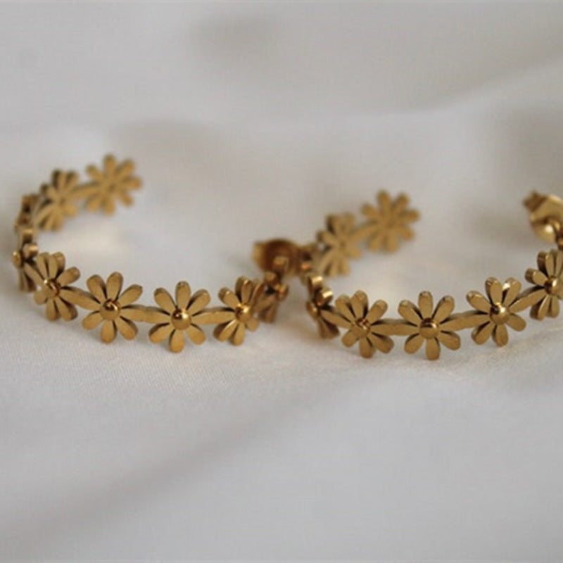 Stunning Earring for Daily Wear