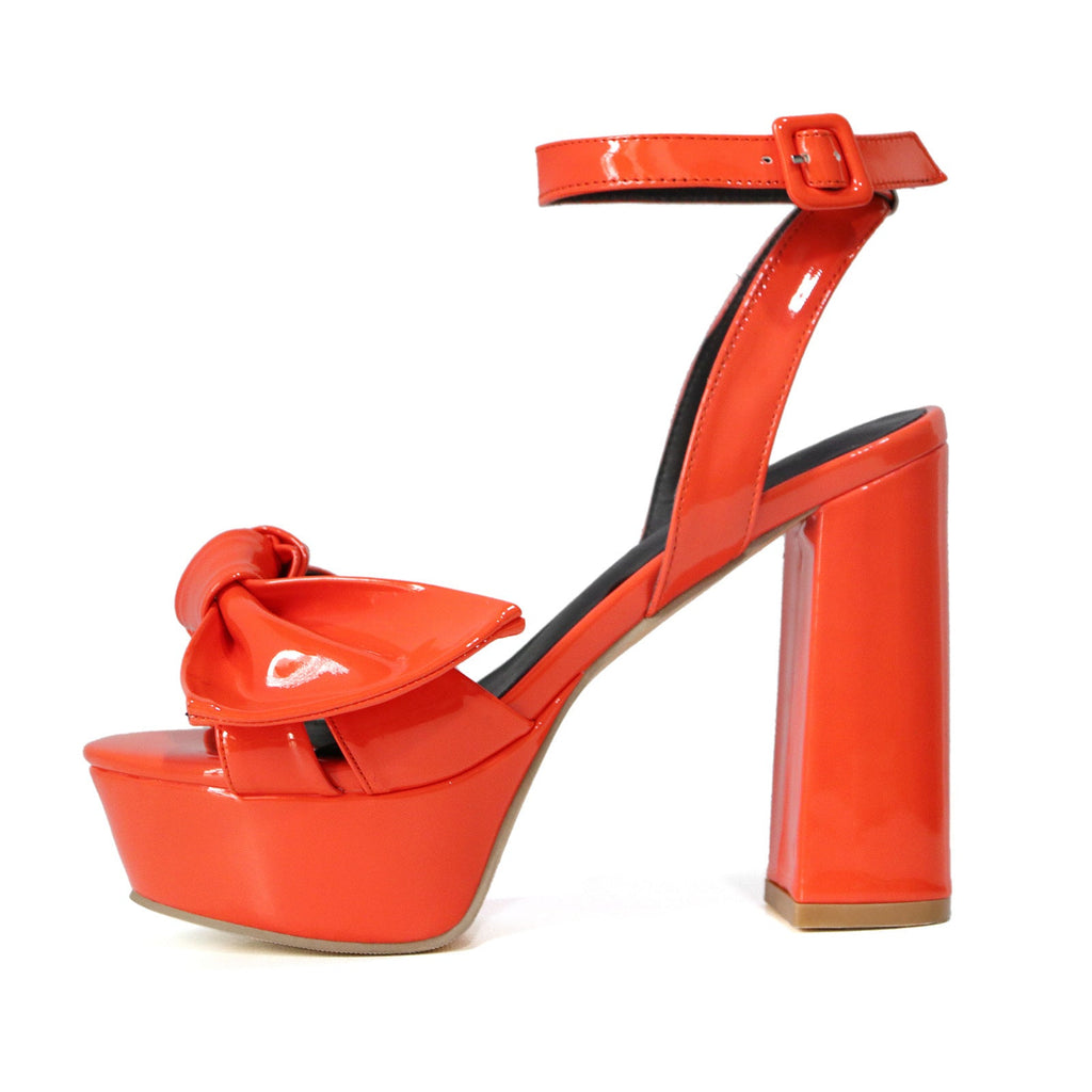 Graceful Orthopedic Sandals for Modern Look