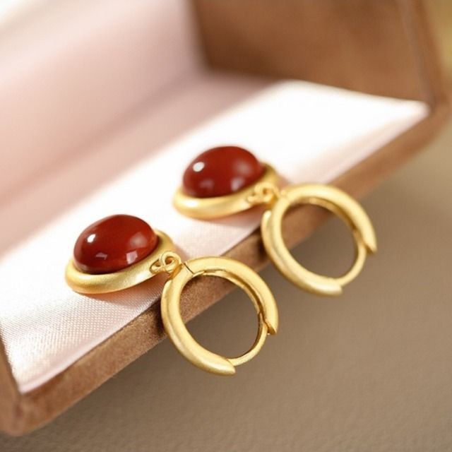 Charming Silver Earring for Any Occasion