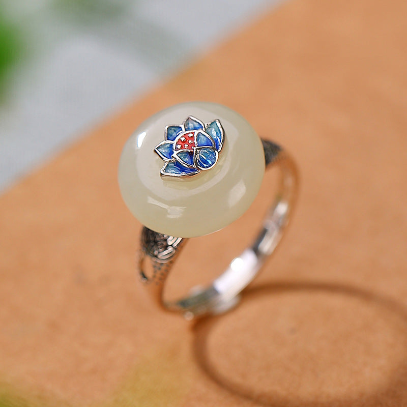 Classic Gold Ring with Timeless Appeal