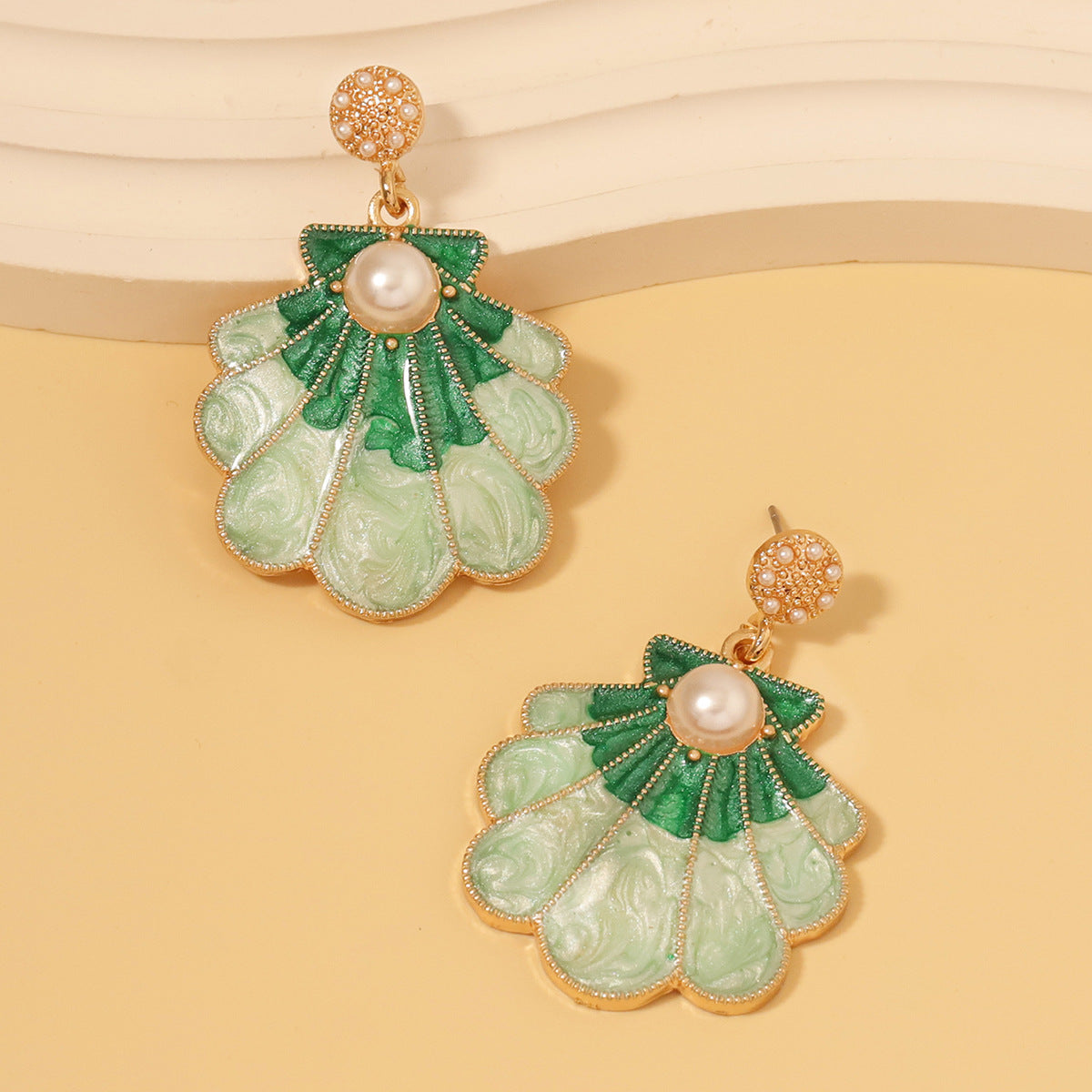 Romantic Pearl Earring for Special Moments